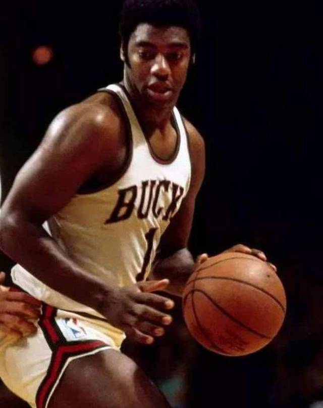 应队友的直 应队友的直